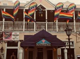 New Orleans House - Gay Male Adult Guesthouse，基韋斯特的飯店