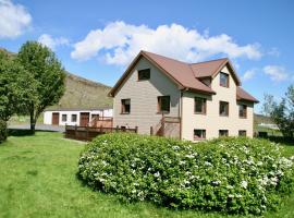 Cora´s House & Horses, farm stay in Ölfus