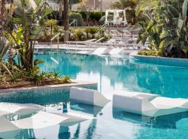 AQUA Hotel Silhouette & Spa - Adults Only, hotel v destinaci Malgrat de Mar