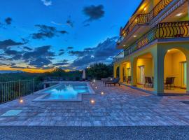Luxury apartments Kostrena with pool, hotel a Kostrena