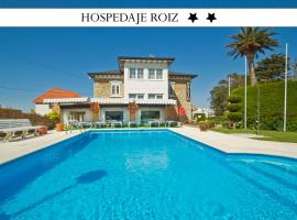 Hospedaje Roiz, hotel with pools in Suances