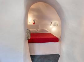 Traditional Farmers Caves, pet-friendly hotel in Emporio Santorini