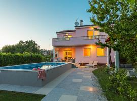 Villa Sweet Home Marija With Heated Pool, hotel in Split