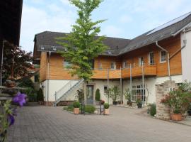 Zum Stadlbauern, hotel with parking in Triftern
