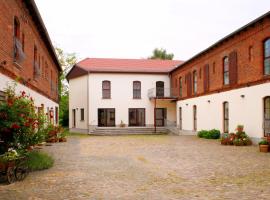 Landhaus Heinrichshof, отель в городе Йютербог