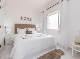 Fisherman's Beach Home 2BR 2BA AC Wi-Fi, hotel en Albufeira