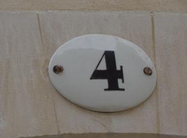 Le 4, hotell i nærheten av Museum of the Battle of Normandy i Bayeux
