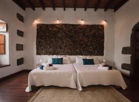 Hotelito Rural Flor de Timanfaya, country house in Tinajo