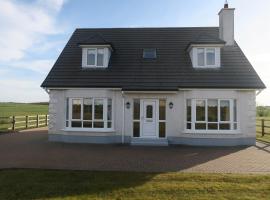 THISTLEDOWN - Ballina - Crossmolina - County Mayo - Sleeps 8 - Sister property to Inglewood, hotel in Ballina