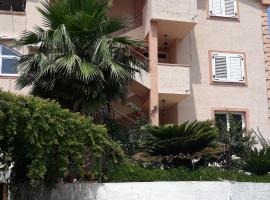 Apartmani Tanja, hôtel à Tivat près de : Tour de l'horloge de Tivat