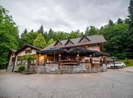 Guest House Frata, Privatzimmer in Dvor