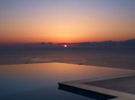 Golden July Luxury Villa, hotel en Akrotiri