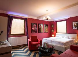 Retro hotel Garage, отель с парковкой в Остраве