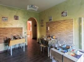 Mary's House, hotel em Civitavecchia