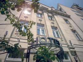 Public House Hotel, hotel di Beograd