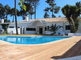 Villa near Beach & Lisbon, akomodasi dapur lengkap di Corroios