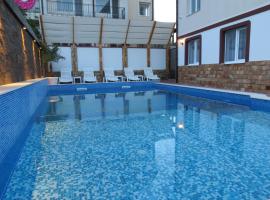 Aurora Guest House, guest house in Golden Sands