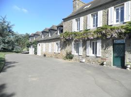 La Peupleraie, hotel perto de Begard Golf Course, Bégard