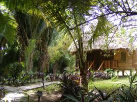 Cohune Palms River Cabanas, resort i Bullet Tree Falls