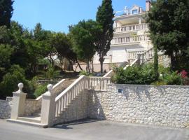 Villa Jade Apartments FRONT ROW SEA VIEW - WALK TO KORCULA OLD TOWN, self catering accommodation in Korčula