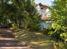 Gästehaus Hirzel, viešbutis mieste Bad Vilbadas