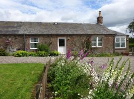 Incheoch Farm Cottage, accessible hotel in Kilry