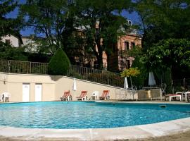 Relais Saint Roch, hotel u gradu Saint-Alban-sur-Limagnole