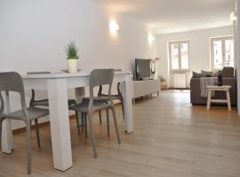 Casa del Borgo Maria Luisa by Gardadomusmea, hotel v destinaci Tremosine Sul Garda