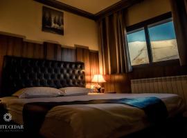 White Cedar Hotel &Resort, hotel v destinaci Al Arz