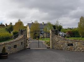 Sleepy Hollow B&B, feriebolig i Donegal