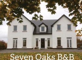 Seven Oaks B&B, hotel v destinaci Ballyhaunis