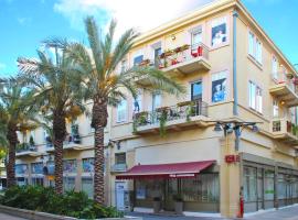 1926 Designed ApartHotel, hotel in Haifa