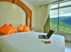 Monsoon Grande, romantic hotel in Munnar