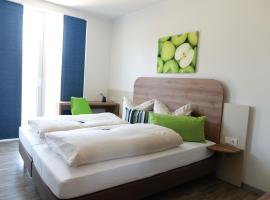 Viesnīca Hotel M24 - Alle Zimmer mit Küchenzeile pilsētā Fehta