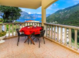 Apartments Zeko, hotel v destinaci Donji Morinj