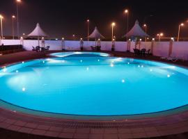 Remas Hotel Suites - Al Khoudh, Seeb, Muscat、スィーブのホテル
