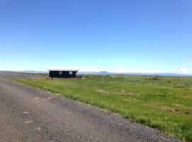 Midholl guesthouse, casa o chalet en Ásmundarstaðir
