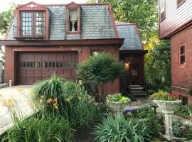 Vineyard Mansion Carriage House