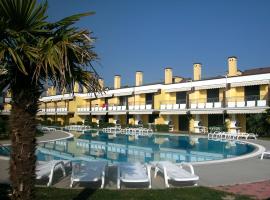 Residence Capo Nord，阿普利亞瑪莉提馬的有停車位的飯店