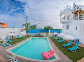 칼라미치에 위치한 수영장이 있는 호텔 Ria Villa Preveza