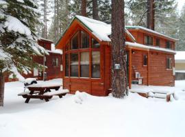 Cedar Pines Resort, hotel i nærheden af Washoe Meadows State Park, South Lake Tahoe