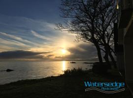 Watersedge Redcastle, villa em Red Castle