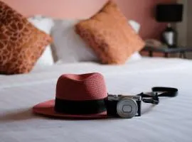 H Hotel Phrasing
