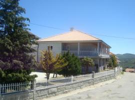 Casa do Nascente, cottage à Paredes do Rio