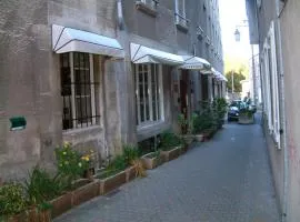 A La Porte Saint Jean