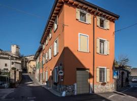 B&B AL VICOLO DI MEZZO, hotell i Monzambano