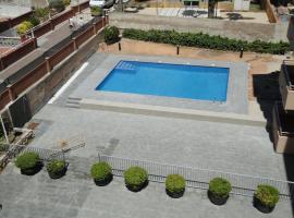 Apartaments Lamoga - Monteixo, hotell i Torredembarra