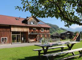 Ferienwohnung Vogt, hotel v blízkosti zaujímavosti Gipfelbahn (Mellau)