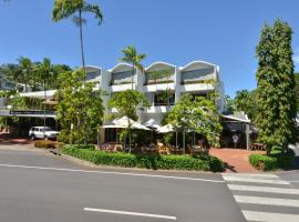Seascape Holidays at Club Tropical, hotel dengan parkir di Port Douglas