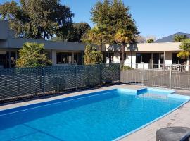 Portmans Motor Lodge, cabin in Hastings